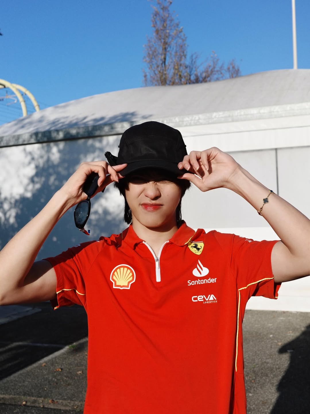 บูม - ธราธร จันทรวรกาญจน์