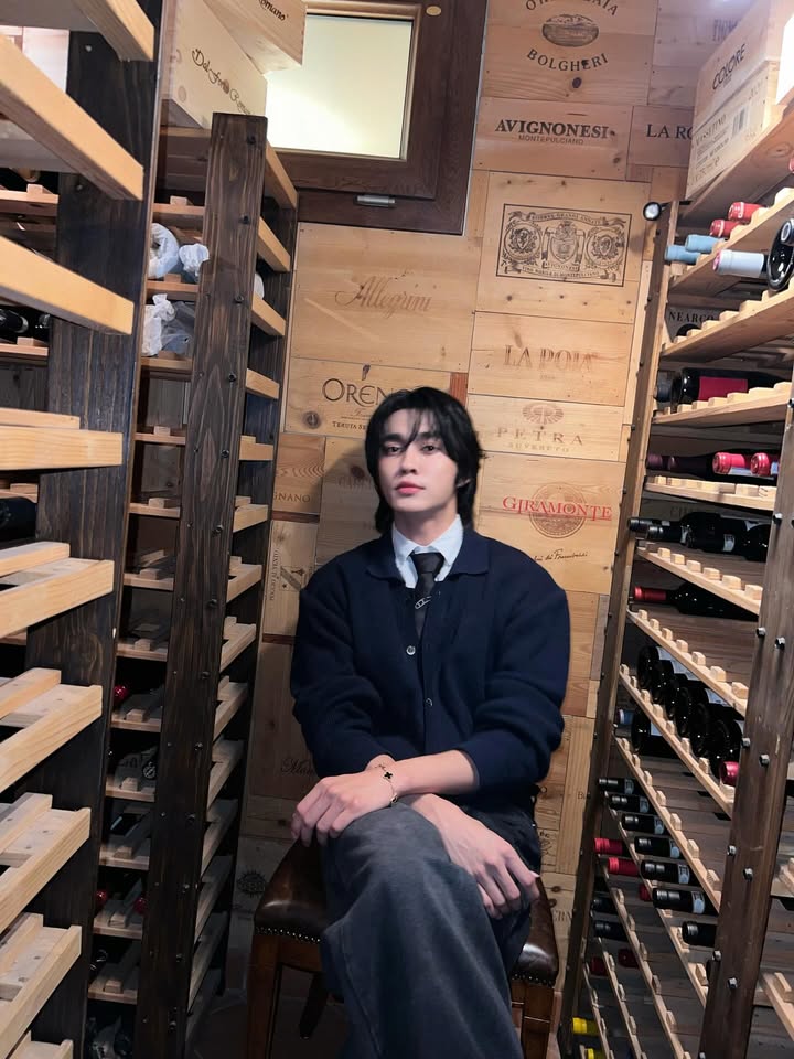 บูม - ธราธร จันทรวรกาญจน์