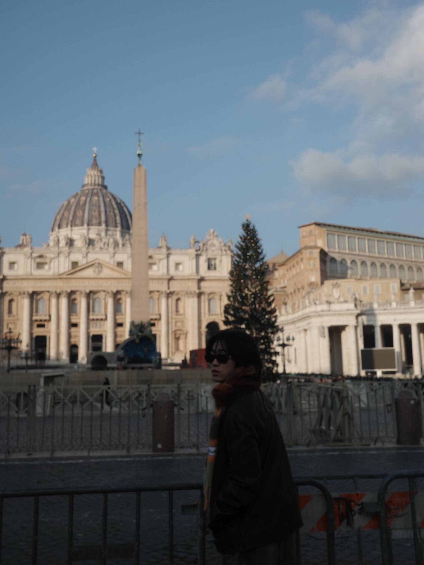 บูม - ธราธร จันทรวรกาญจน์