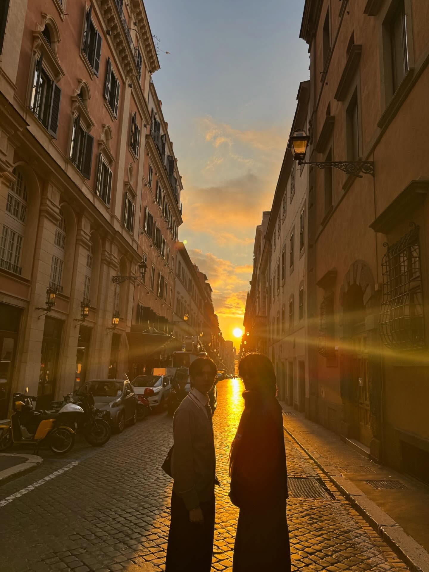 บูม - ธราธร จันทรวรกาญจน์