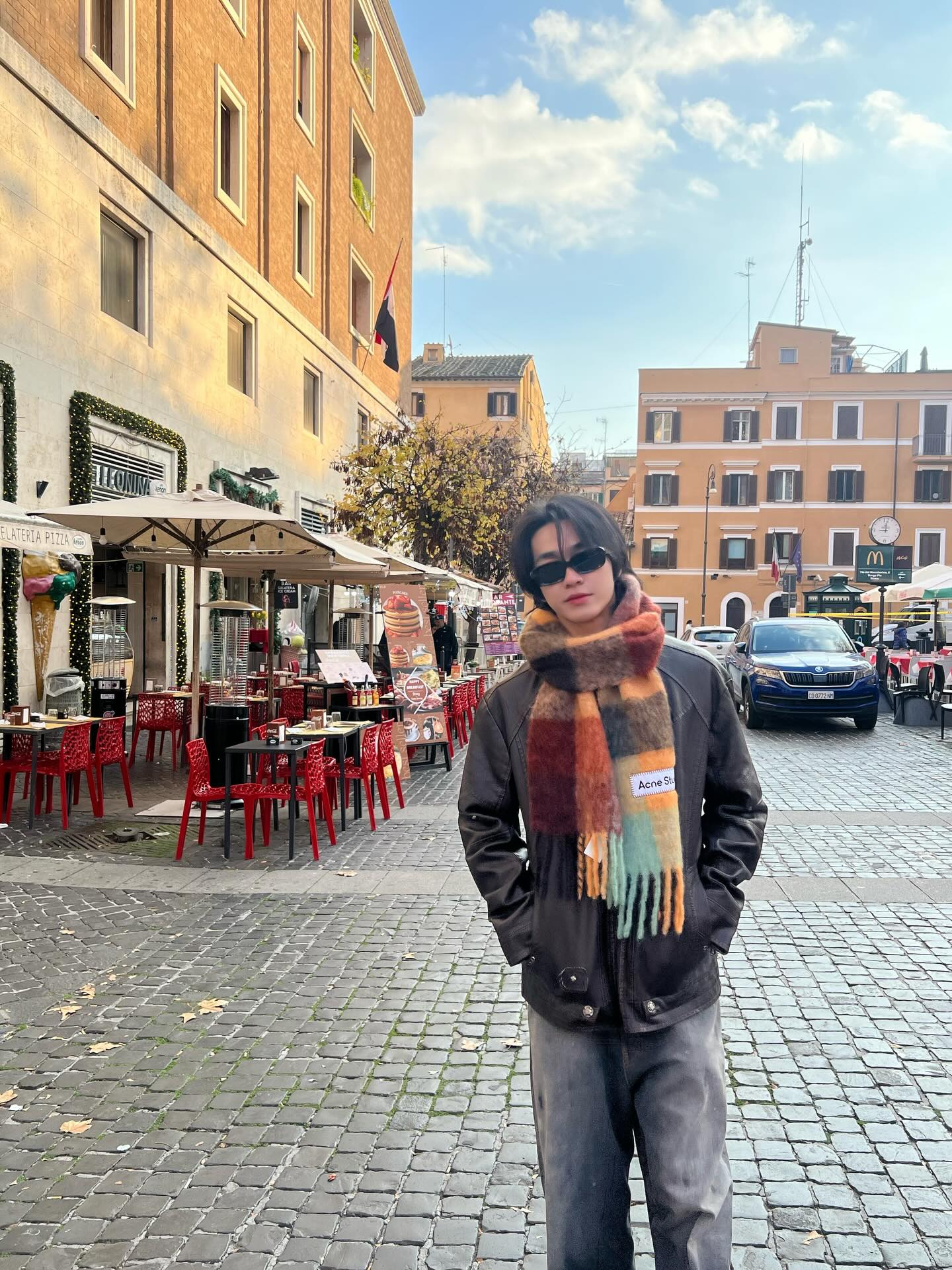 บูม - ธราธร จันทรวรกาญจน์