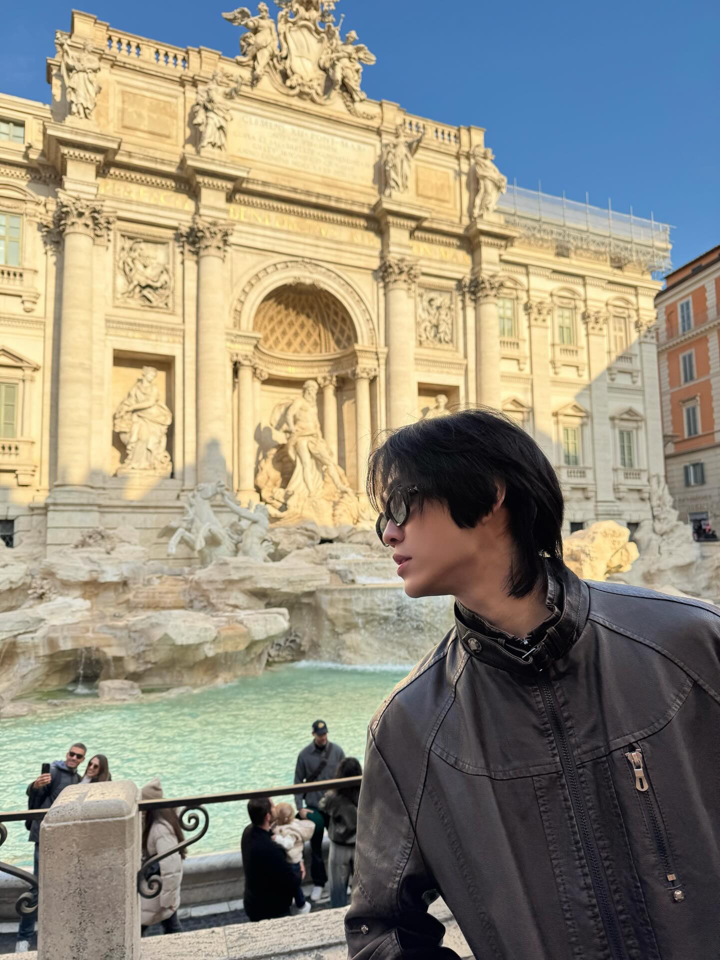 บูม - ธราธร จันทรวรกาญจน์