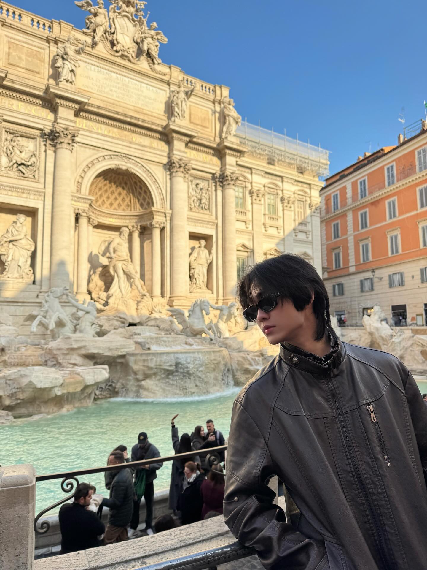 บูม - ธราธร จันทรวรกาญจน์