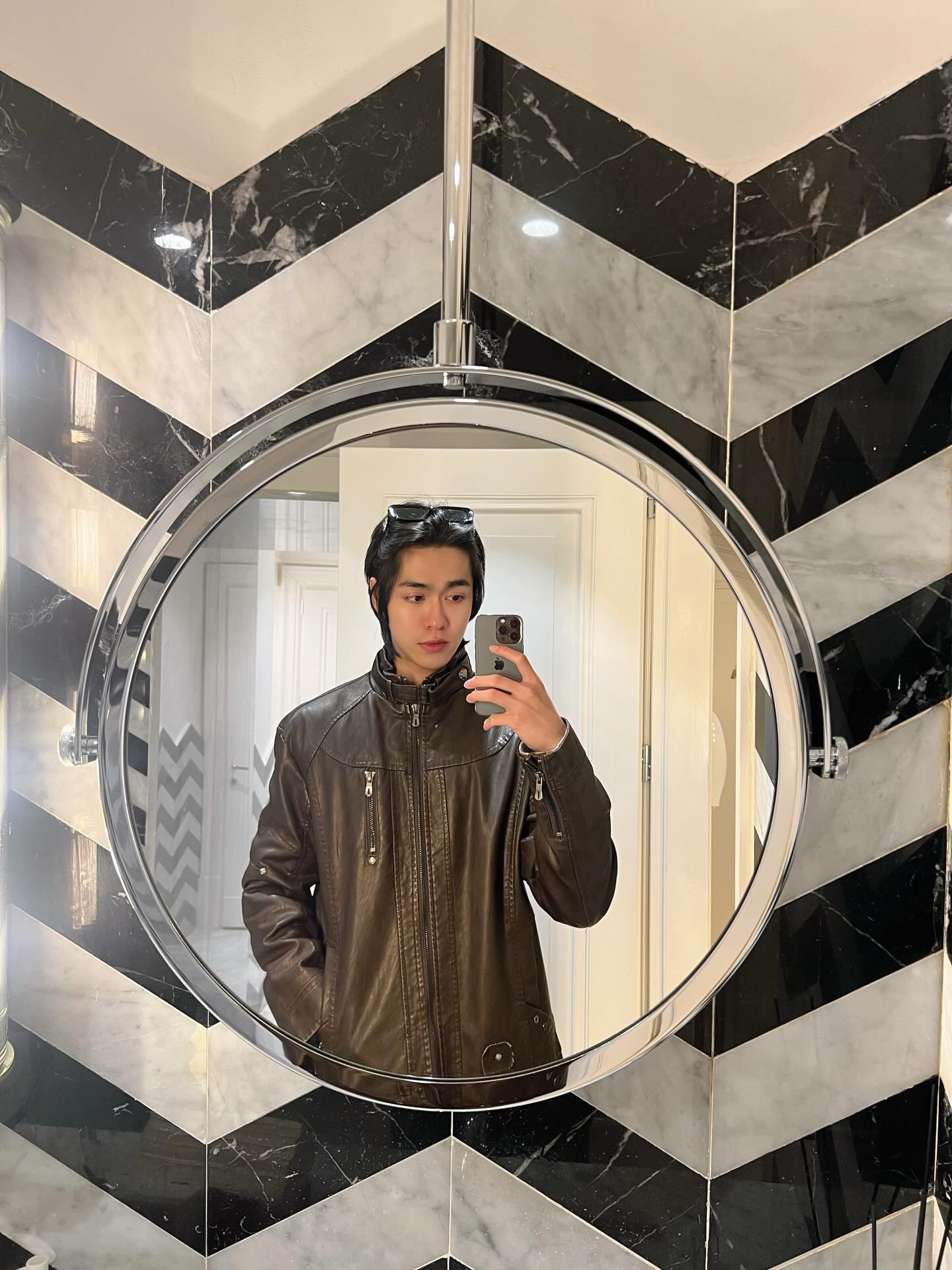 บูม - ธราธร จันทรวรกาญจน์