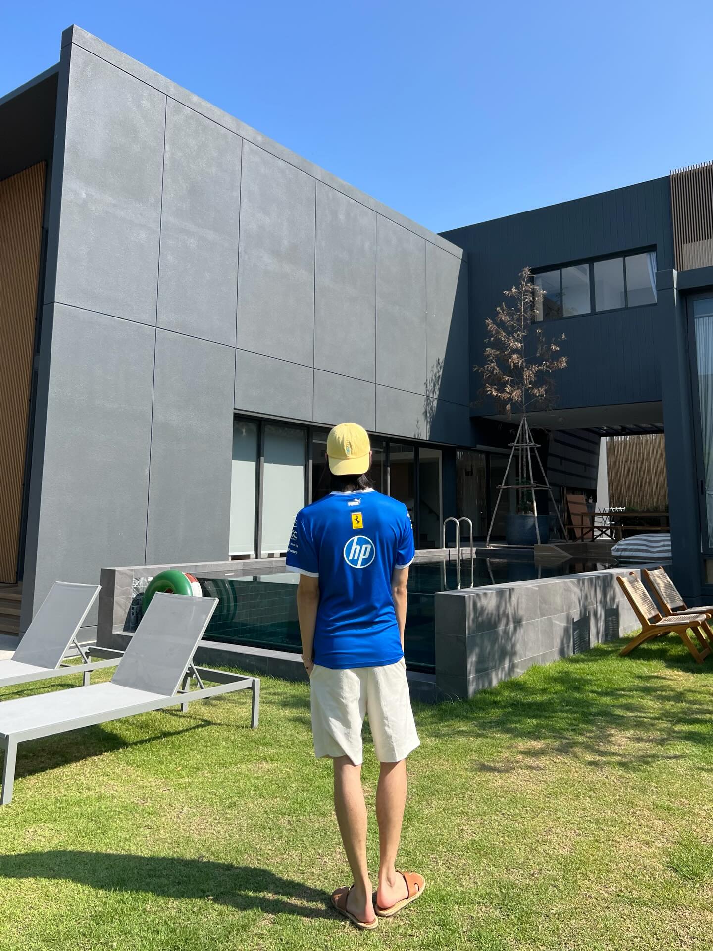 บูม - ธราธร จันทรวรกาญจน์