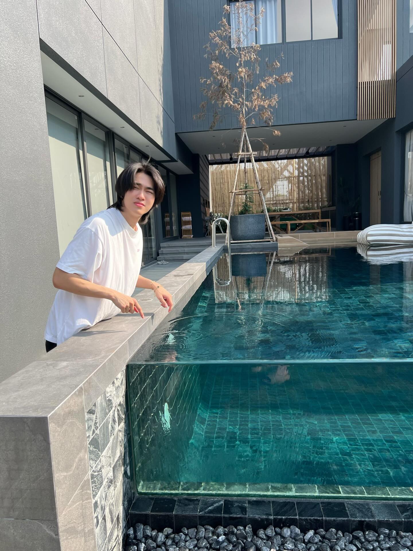 บูม - ธราธร จันทรวรกาญจน์