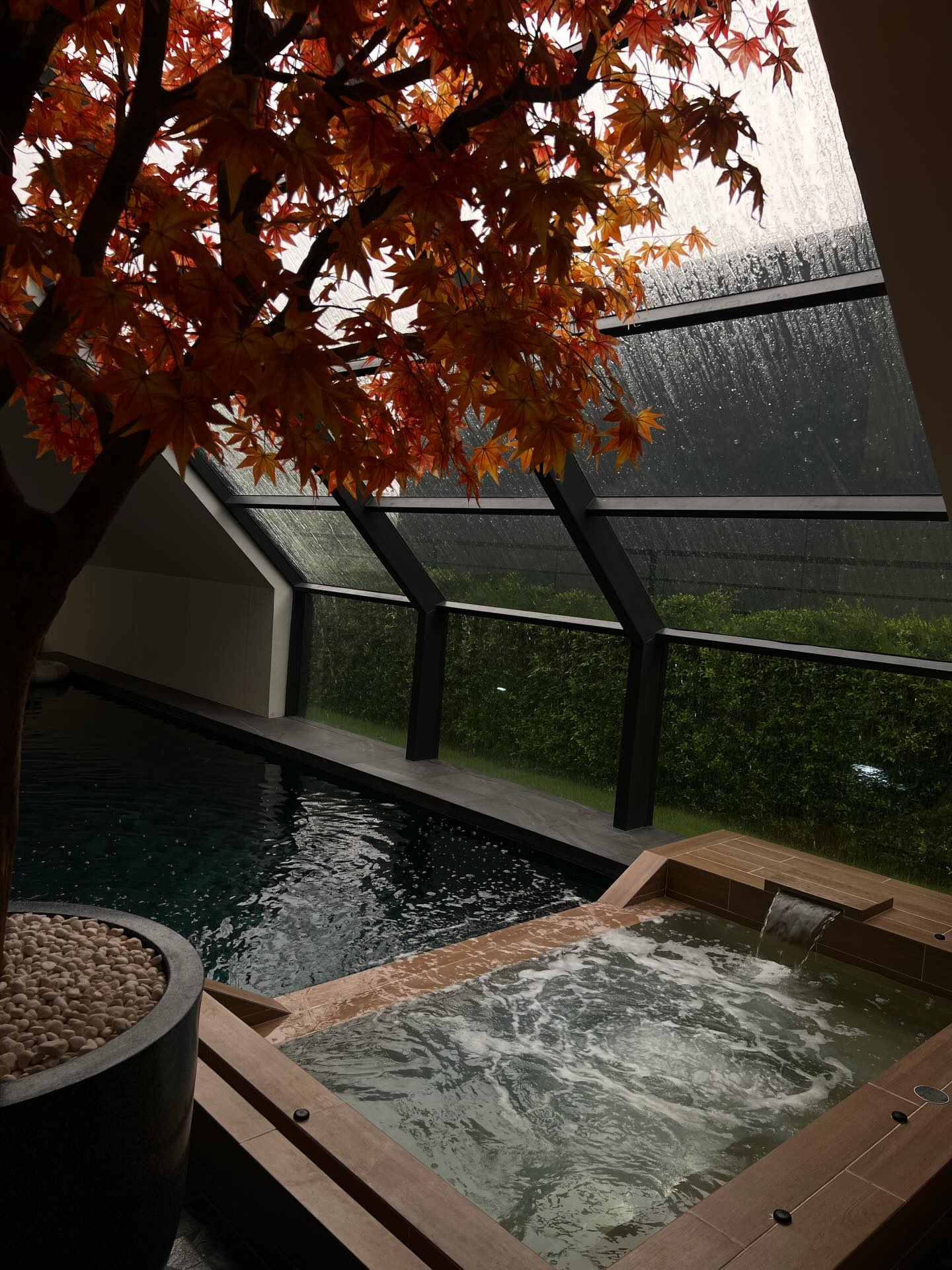 บูม - ธราธร จันทรวรกาญจน์