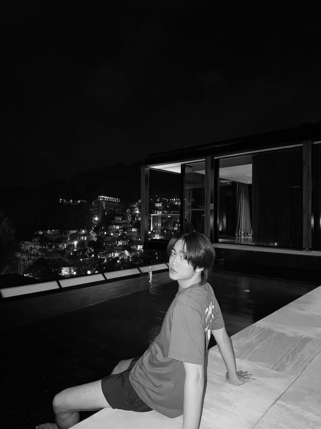บูม - ธราธร จันทรวรกาญจน์