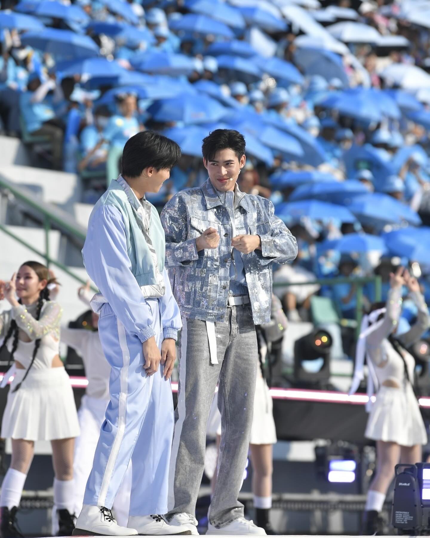 จูเนียร์ - กาจบัณฑิต ใจดี