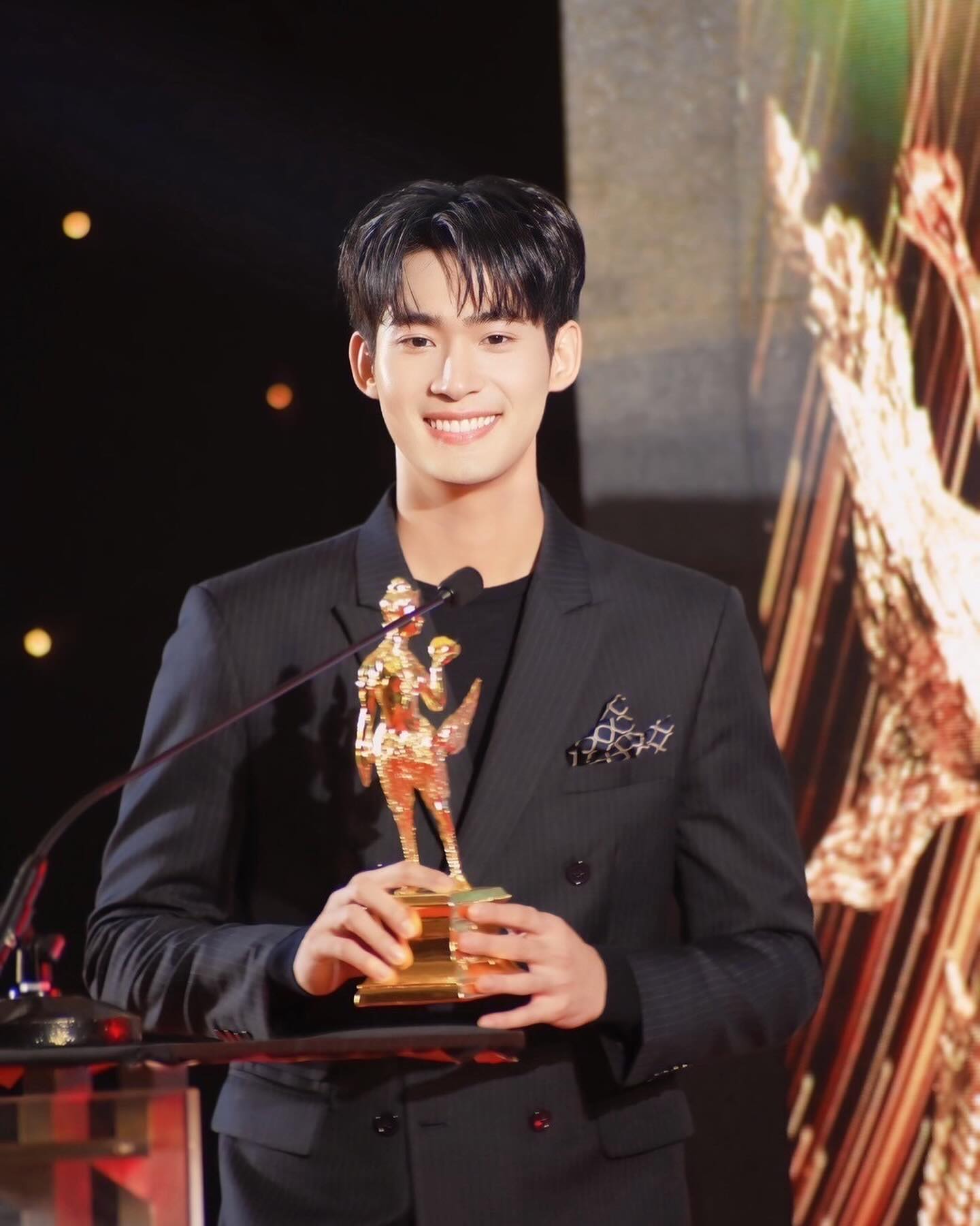 จูเนียร์ - กาจบัณฑิต ใจดี