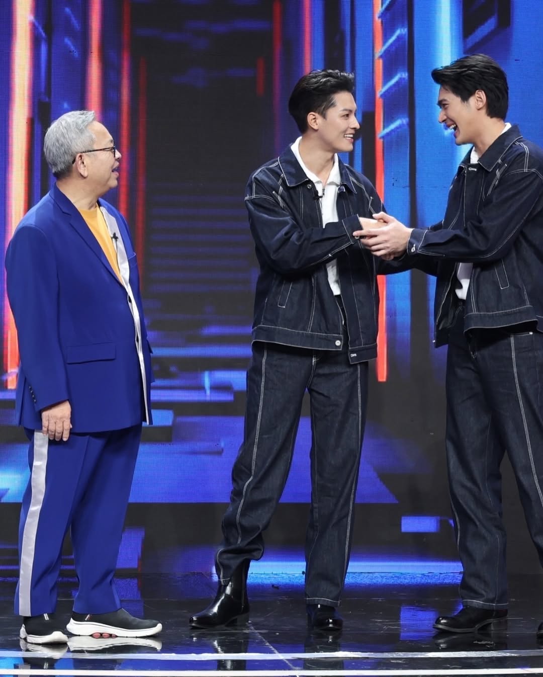 จูเนียร์ - กาจบัณฑิต ใจดี
