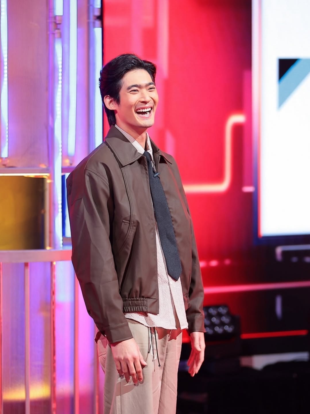 จูเนียร์ - กาจบัณฑิต ใจดี