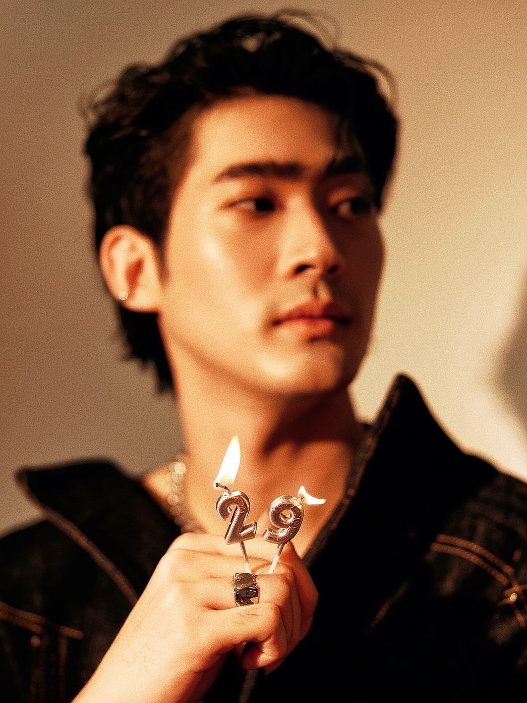 จูเนียร์ - กาจบัณฑิต ใจดี