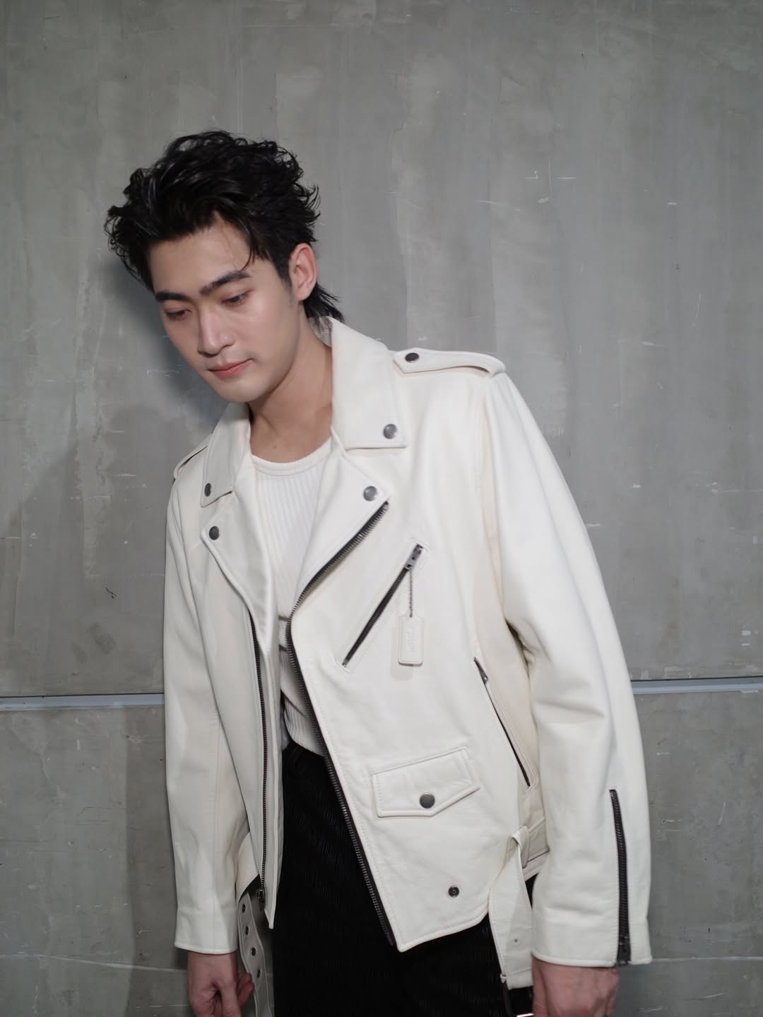จูเนียร์ - กาจบัณฑิต ใจดี