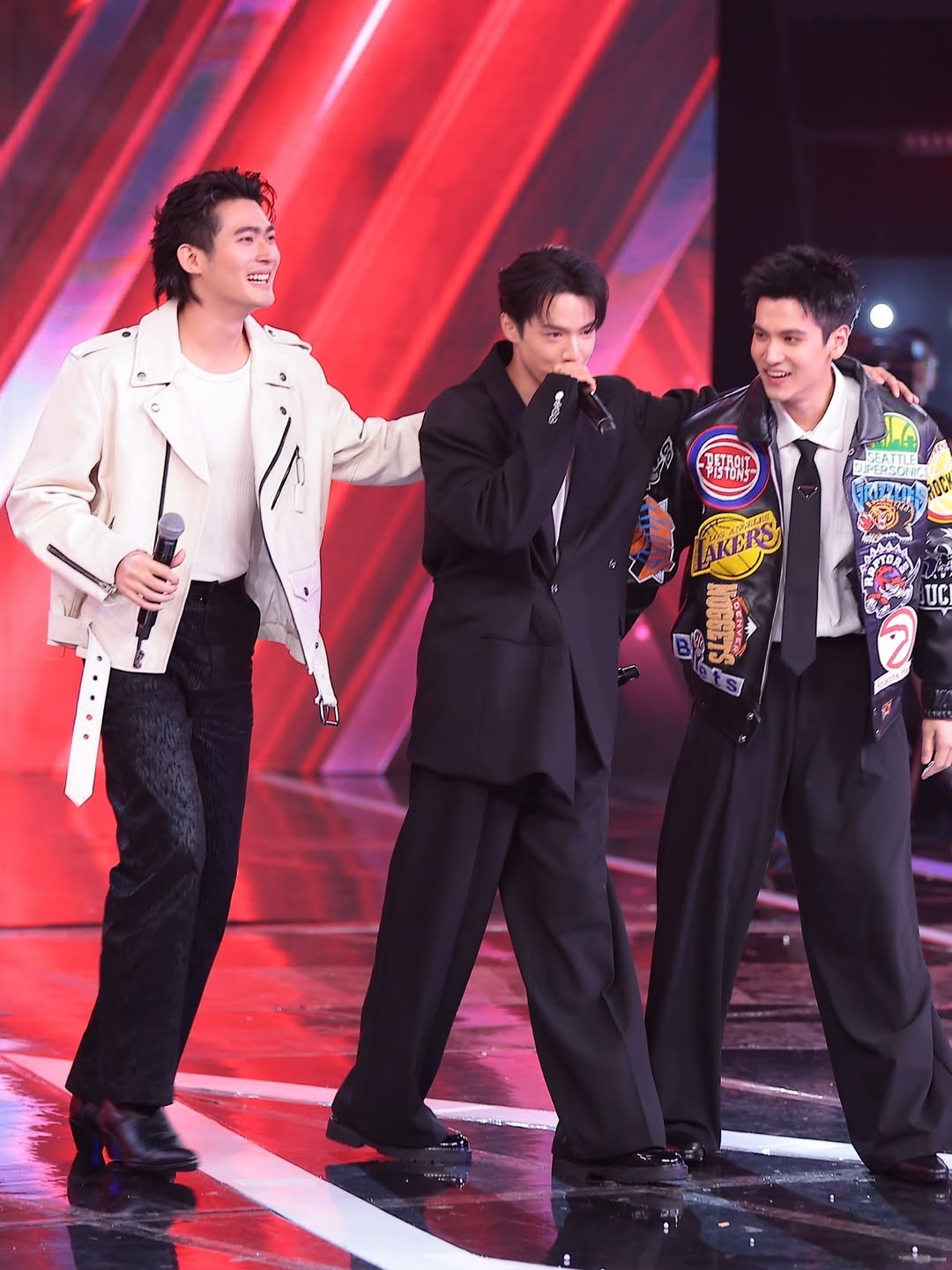 จูเนียร์ - กาจบัณฑิต ใจดี