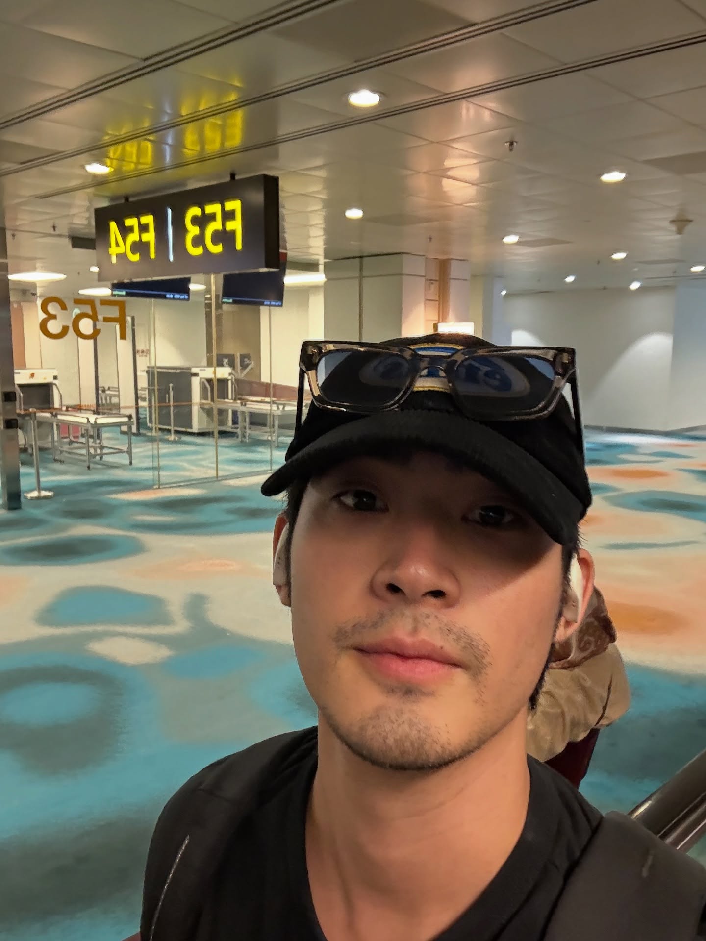 จูเนียร์ - กาจบัณฑิต ใจดี