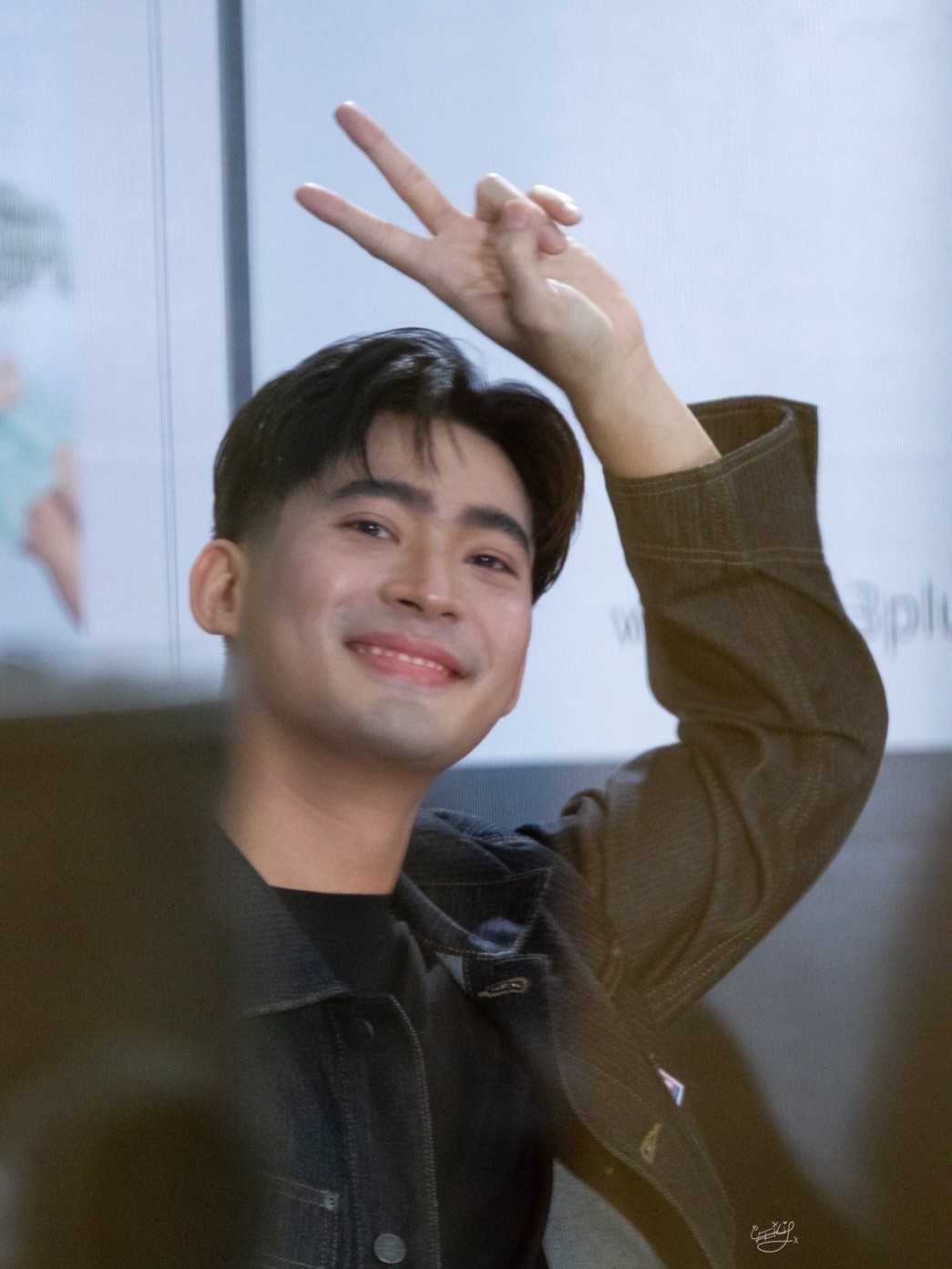 จูเนียร์ - กาจบัณฑิต ใจดี