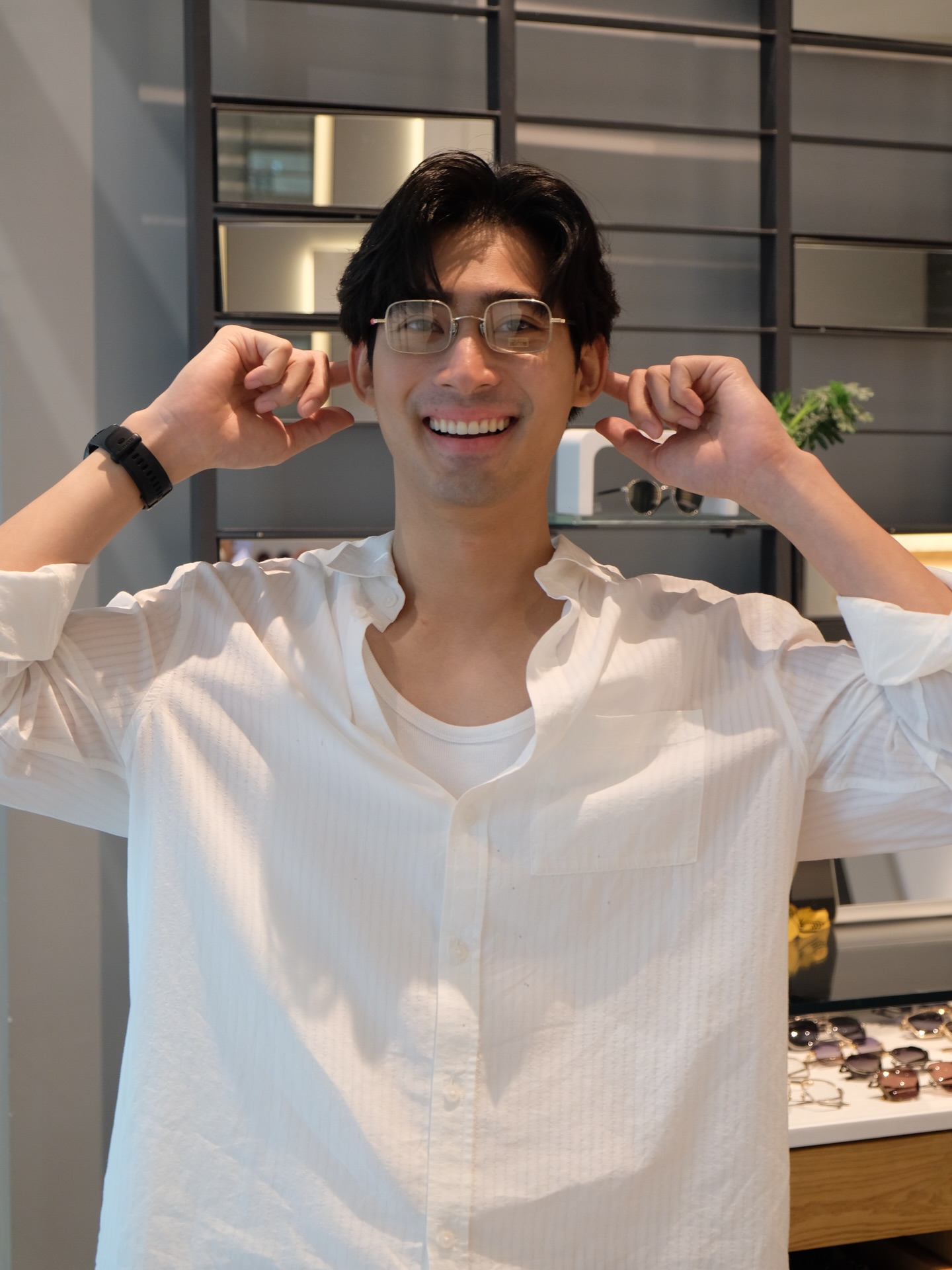 จูเนียร์ - กาจบัณฑิต ใจดี