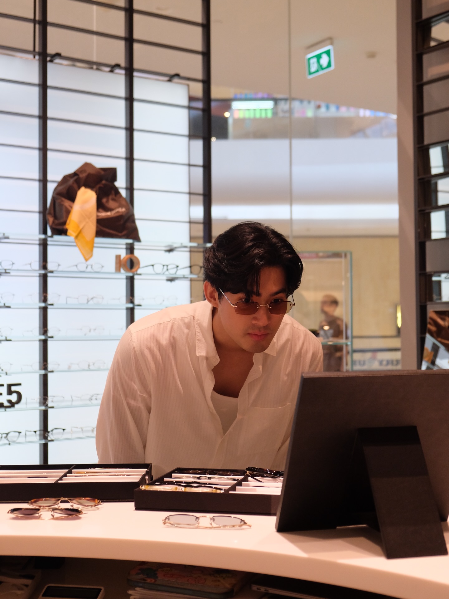 จูเนียร์ - กาจบัณฑิต ใจดี