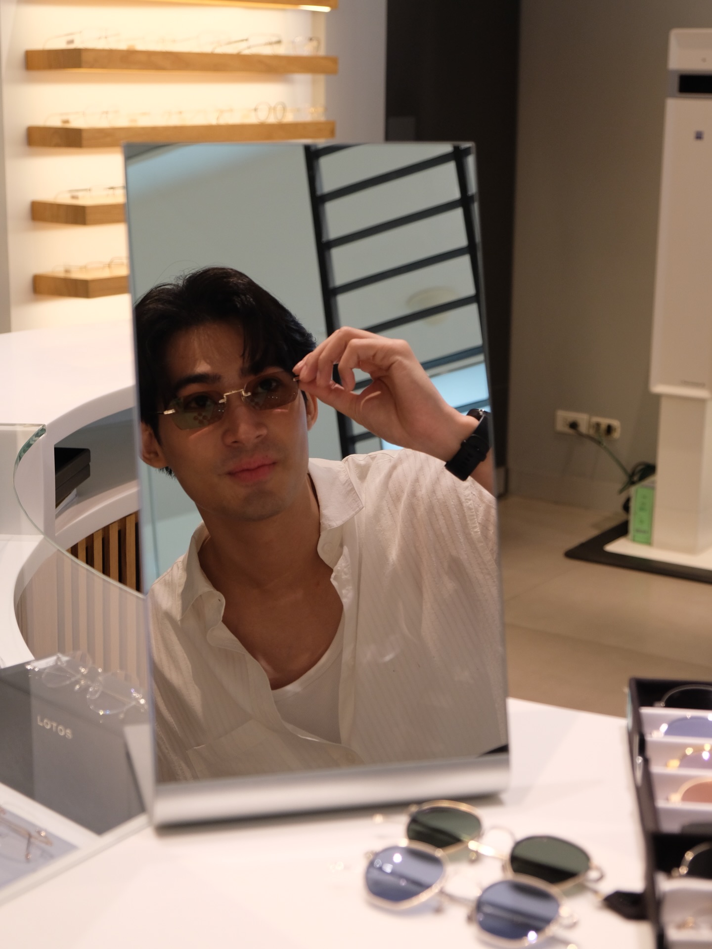 จูเนียร์ - กาจบัณฑิต ใจดี