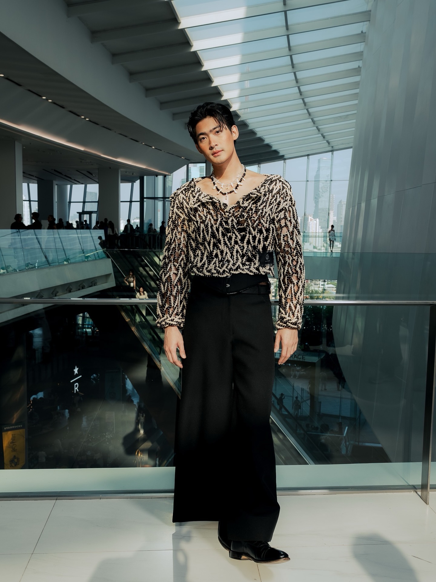 จูเนียร์ - กาจบัณฑิต ใจดี