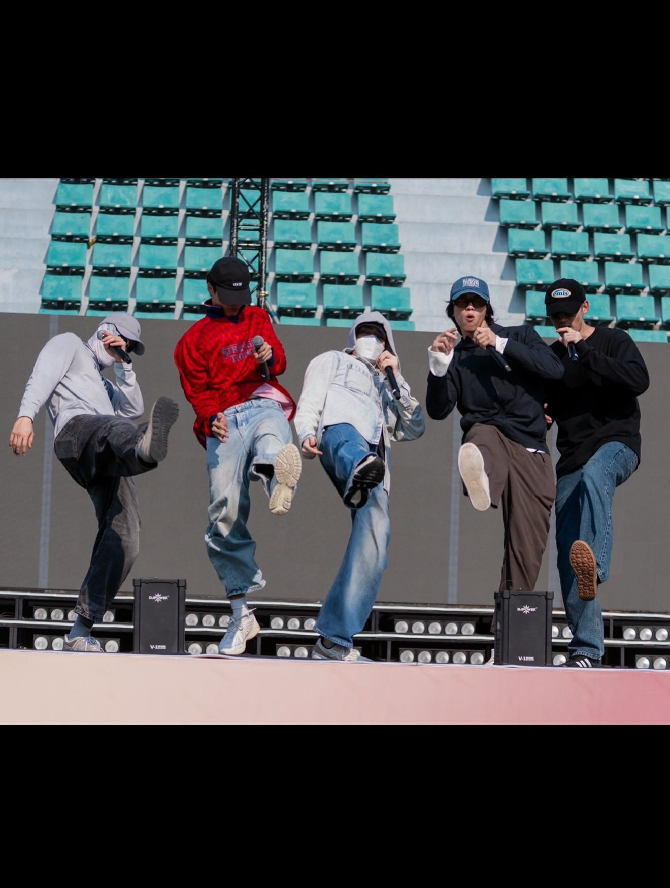 จูเนียร์ - กาจบัณฑิต ใจดี