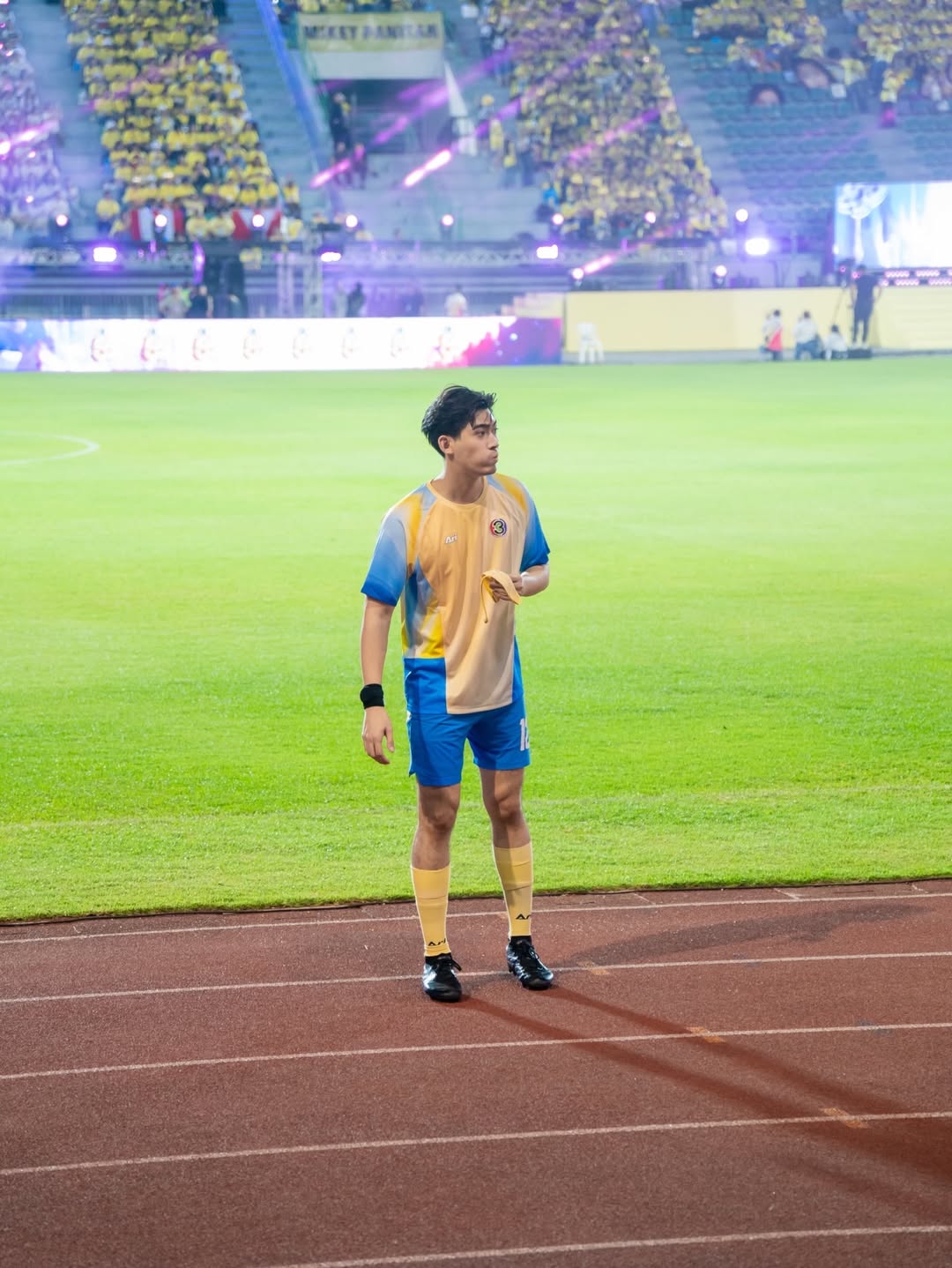 จูเนียร์ - กาจบัณฑิต ใจดี