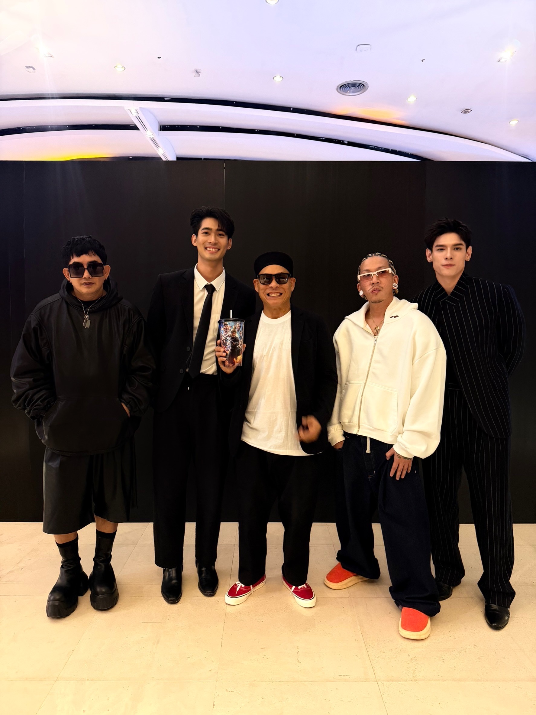 จูเนียร์ - กาจบัณฑิต ใจดี