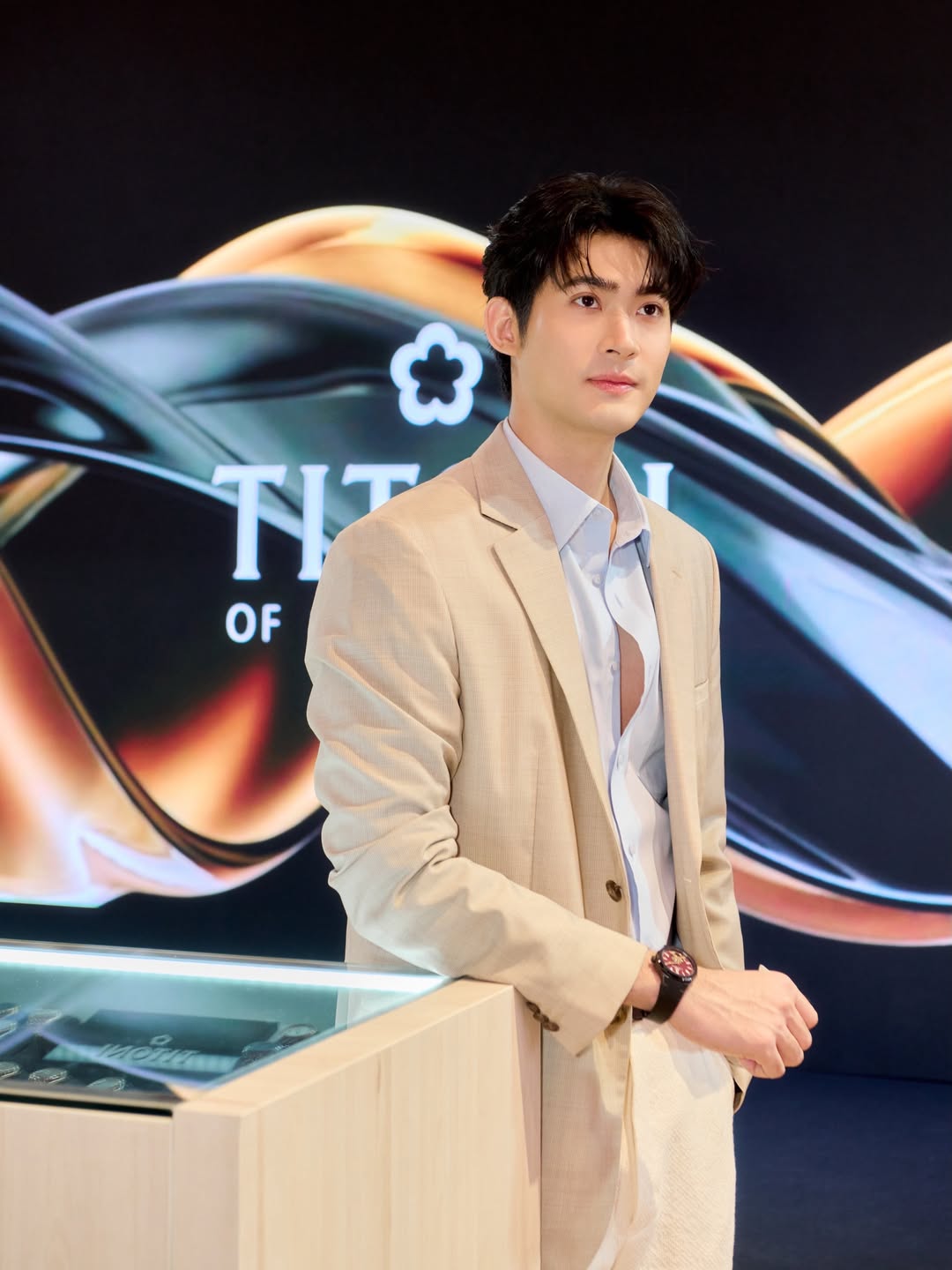 จูเนียร์ - กาจบัณฑิต ใจดี