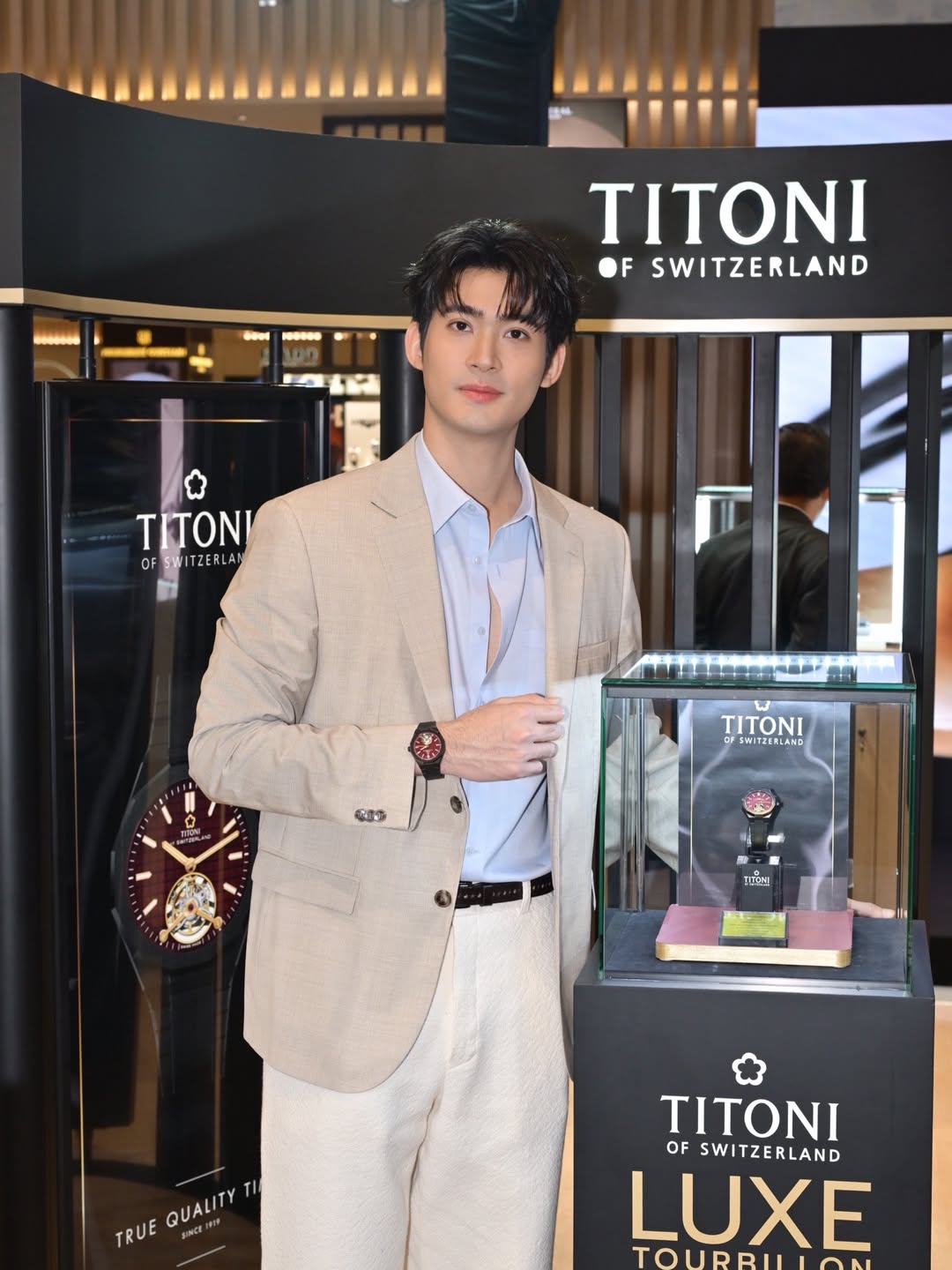 จูเนียร์ - กาจบัณฑิต ใจดี