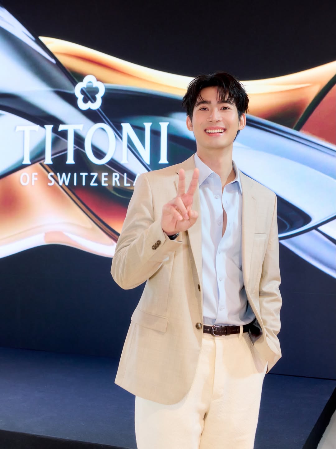 จูเนียร์ - กาจบัณฑิต ใจดี