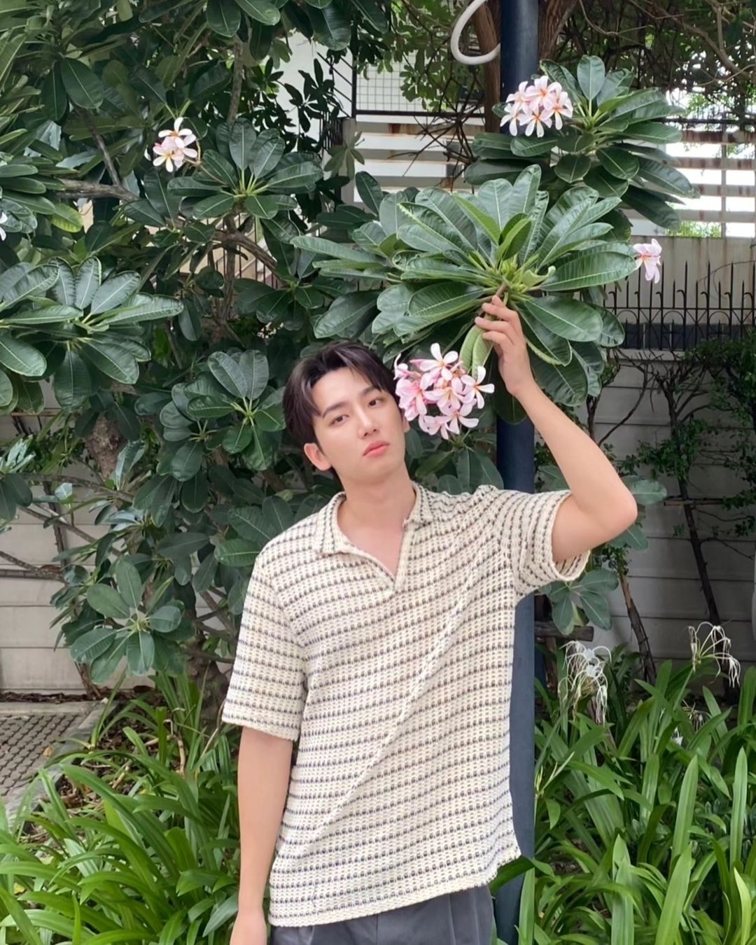 ไตเติ้ล - กีรติ พวงมาลี