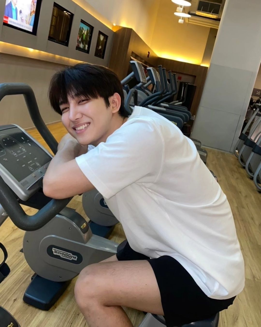 ไตเติ้ล - กีรติ พวงมาลี