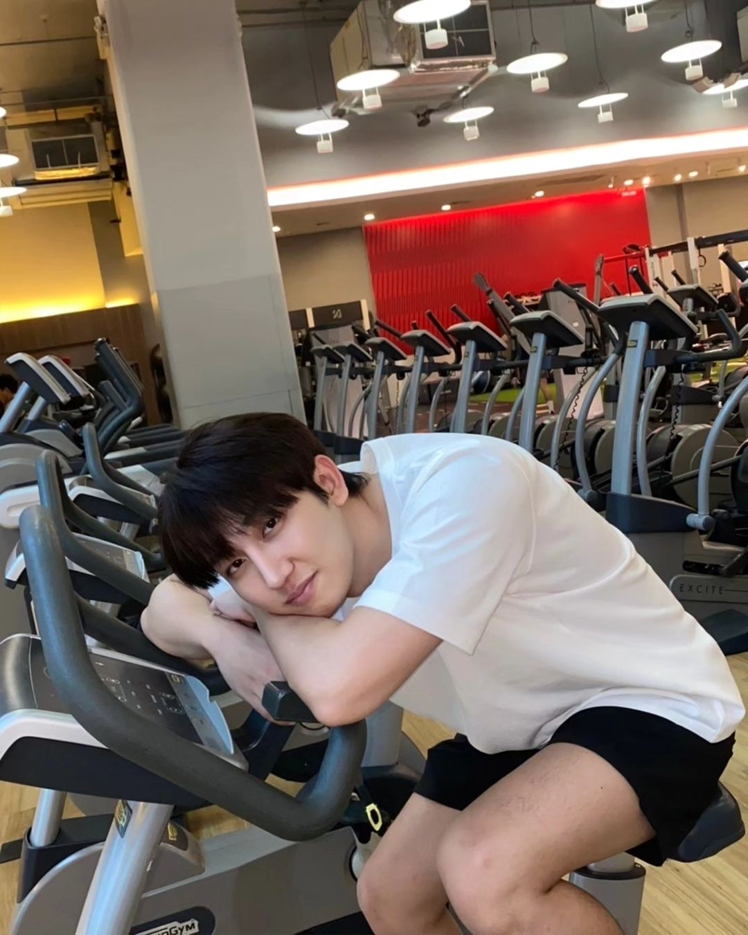 ไตเติ้ล - กีรติ พวงมาลี