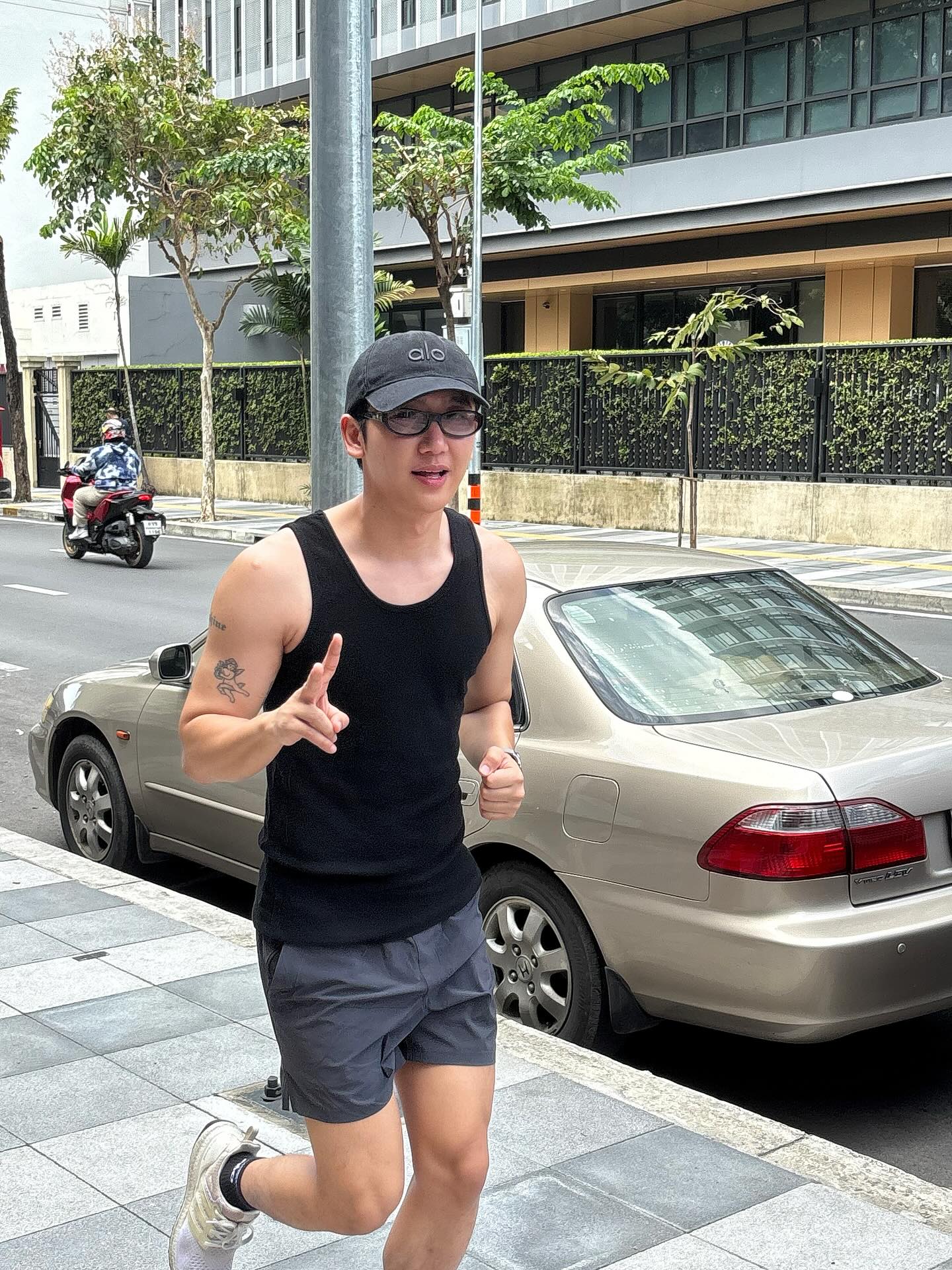 ไตเติ้ล - กีรติ พวงมาลี