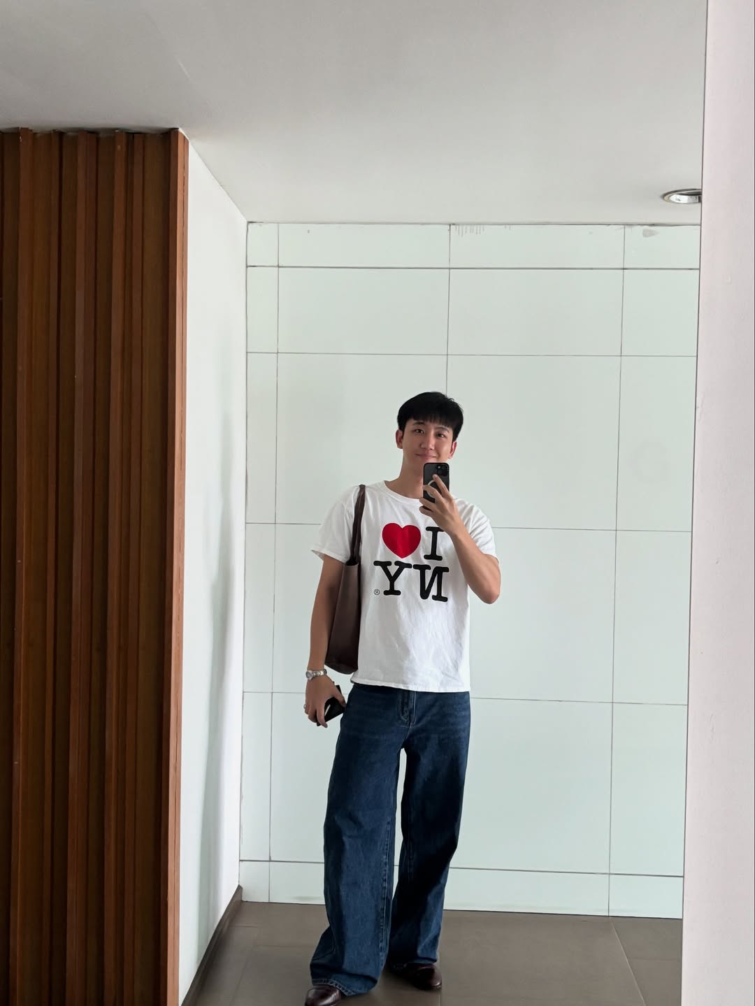 ไตเติ้ล - กีรติ พวงมาลี