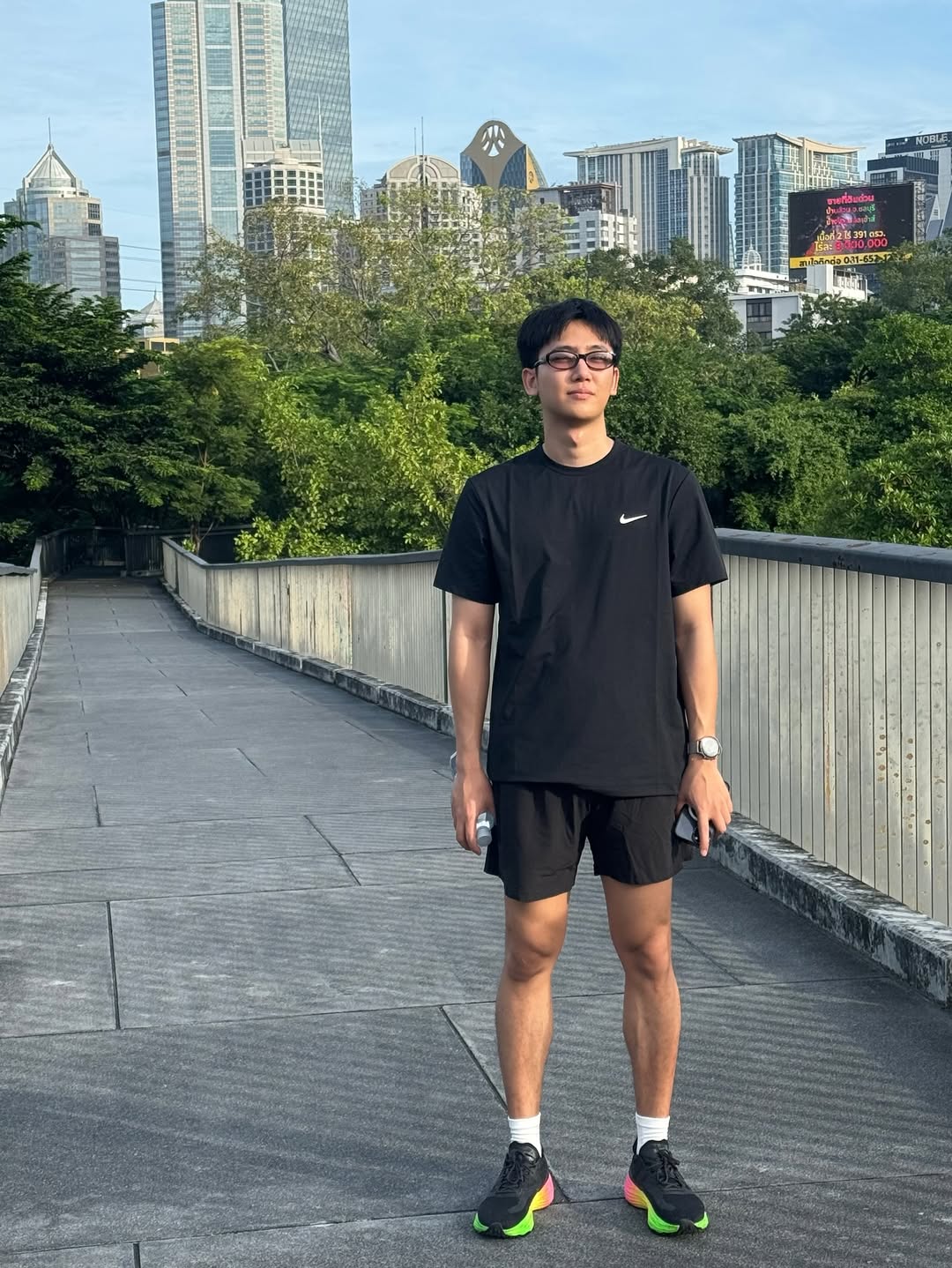 ไตเติ้ล - กีรติ พวงมาลี