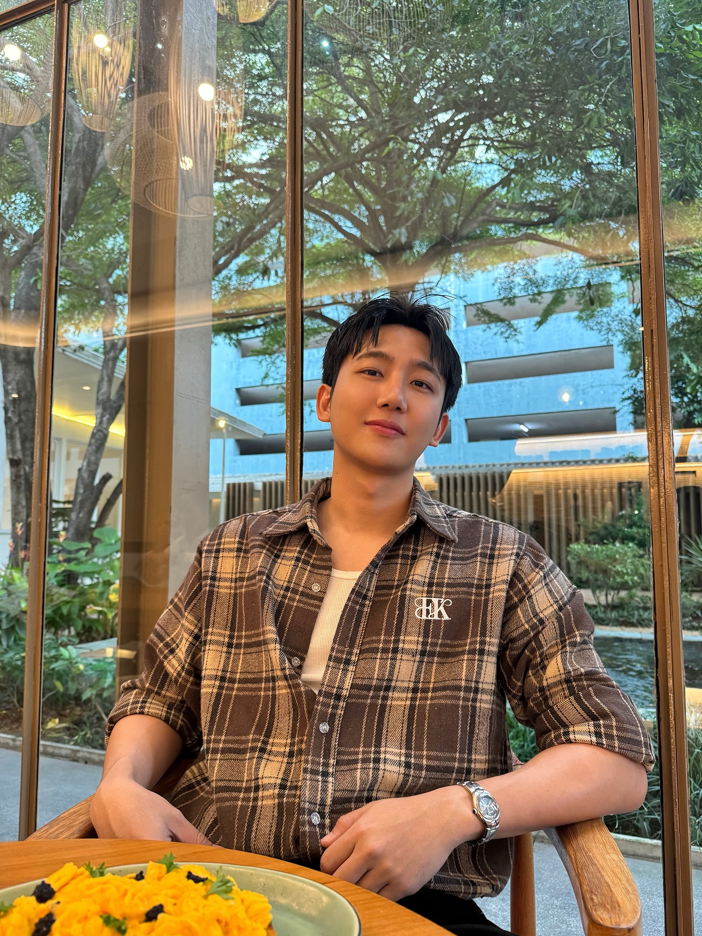 ไตเติ้ล - กีรติ พวงมาลี