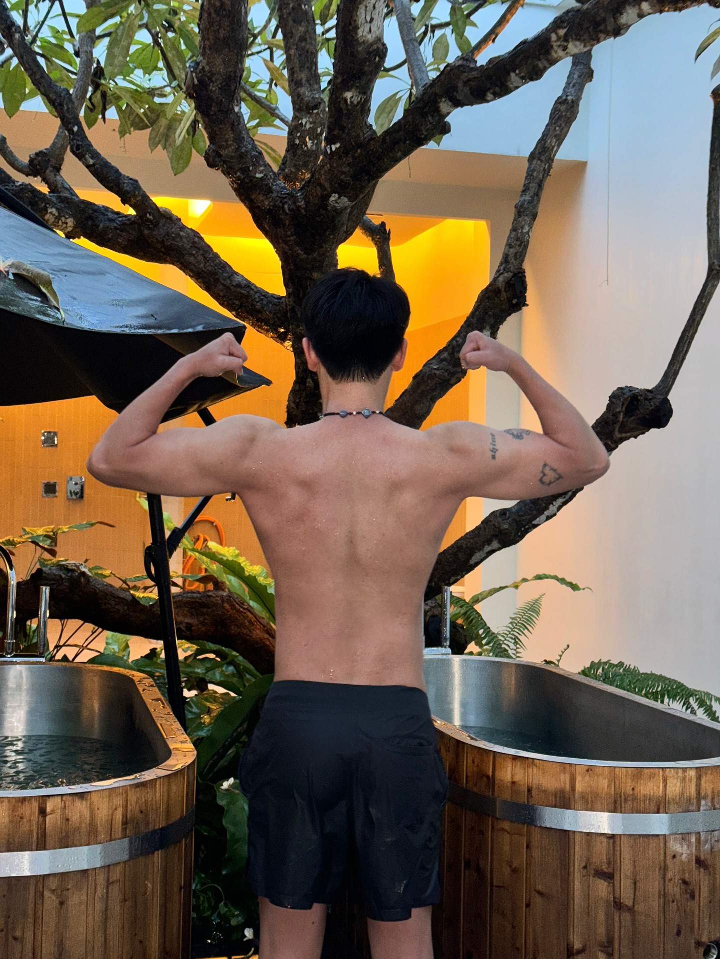 ไตเติ้ล - กีรติ พวงมาลี