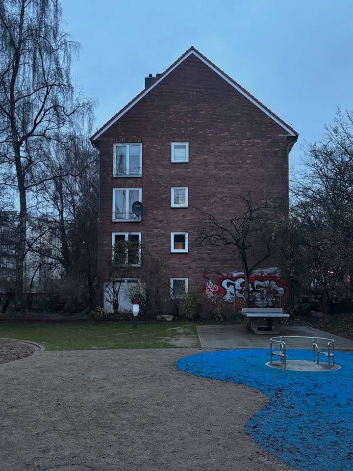 ไตเติ้ล - กีรติ พวงมาลี