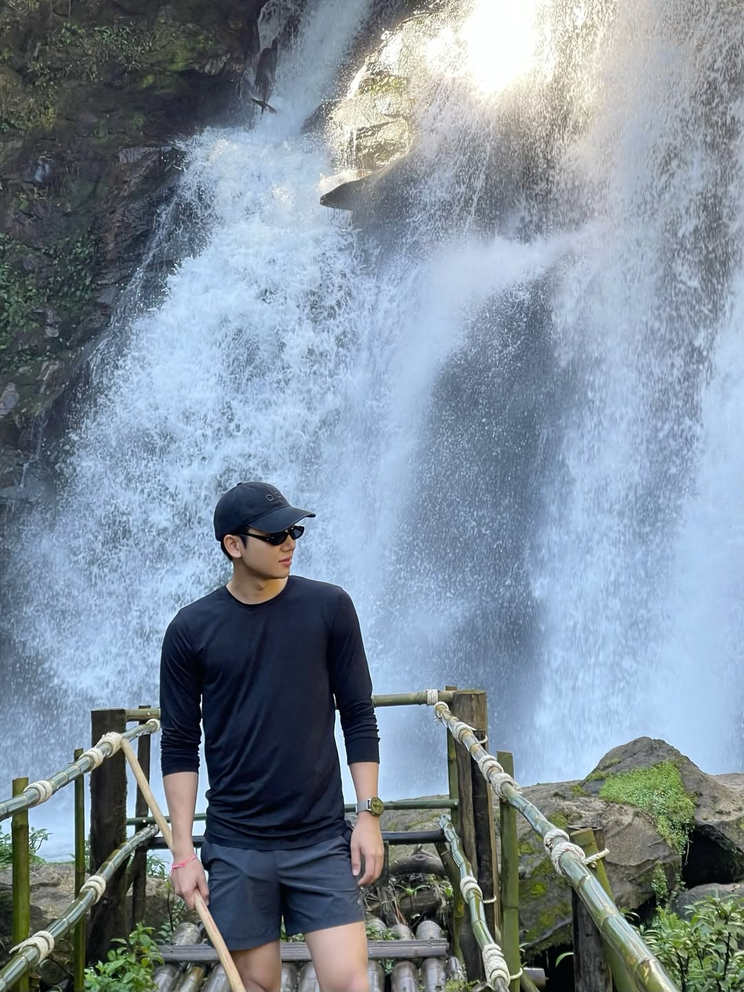 ไตเติ้ล - กีรติ พวงมาลี