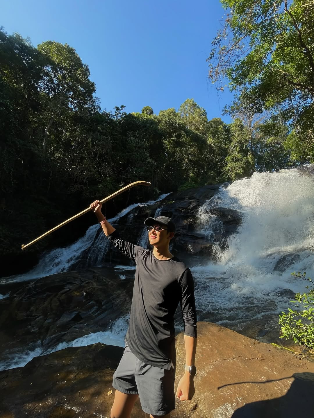 ไตเติ้ล - กีรติ พวงมาลี