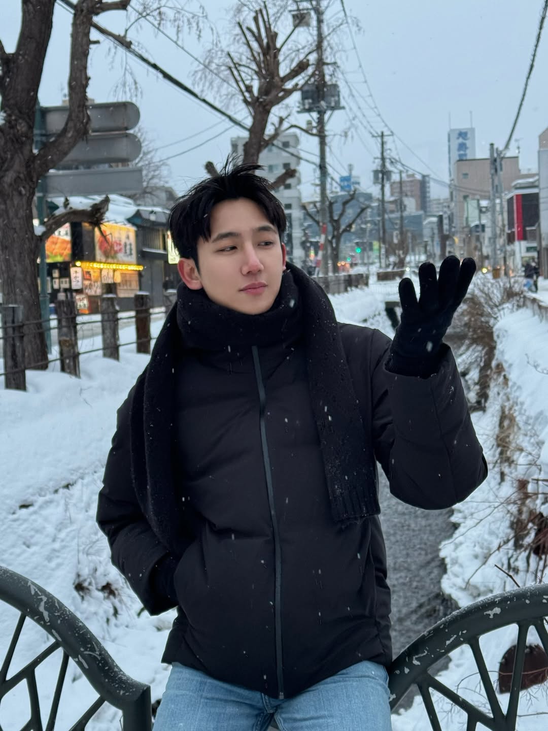 ไตเติ้ล - กีรติ พวงมาลี