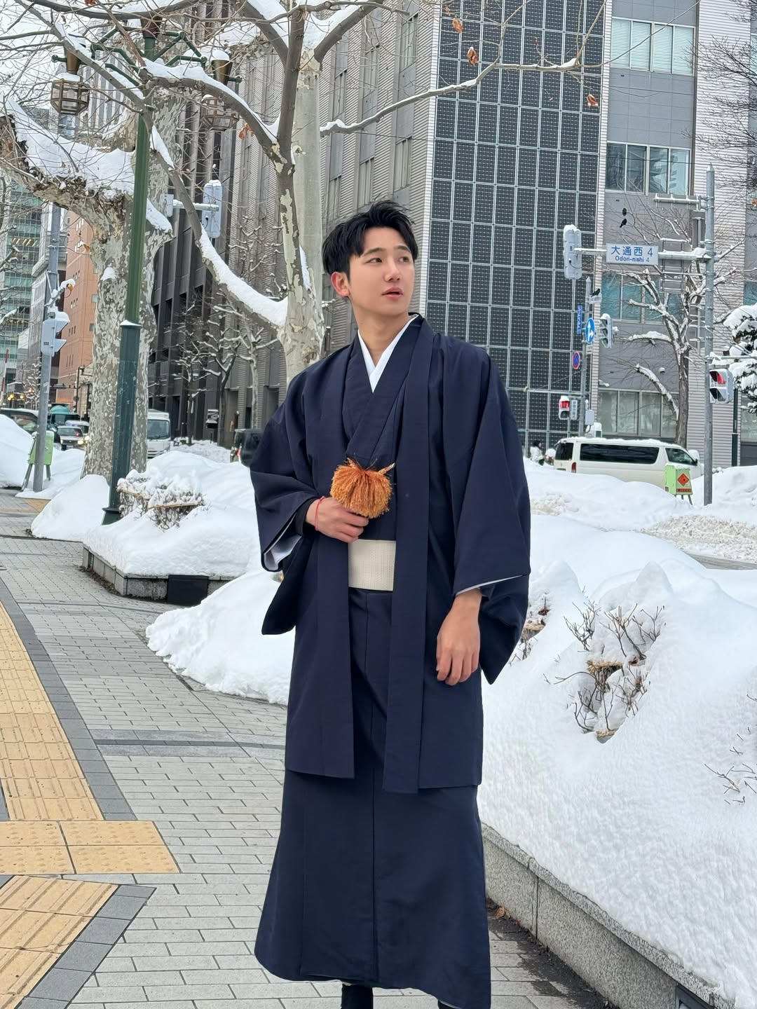 ไตเติ้ล - กีรติ พวงมาลี