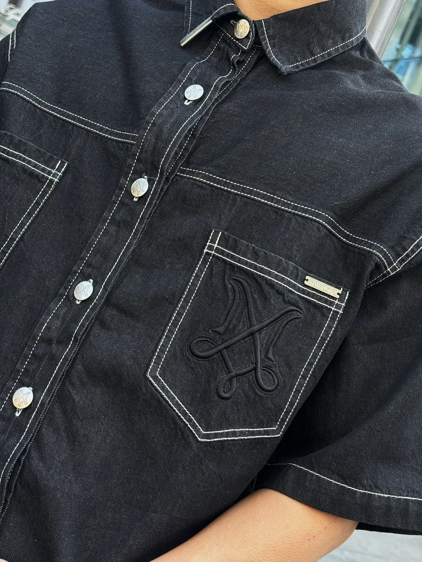 ไตเติ้ล - กีรติ พวงมาลี