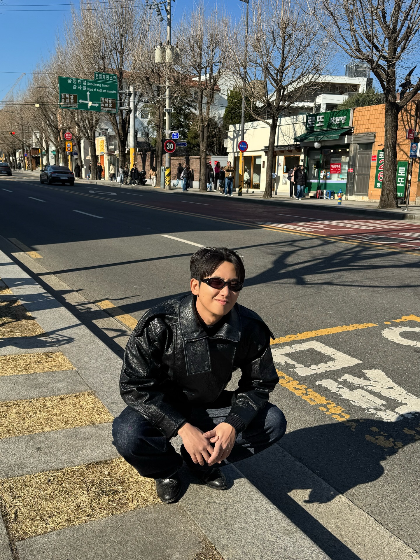 ไตเติ้ล - กีรติ พวงมาลี