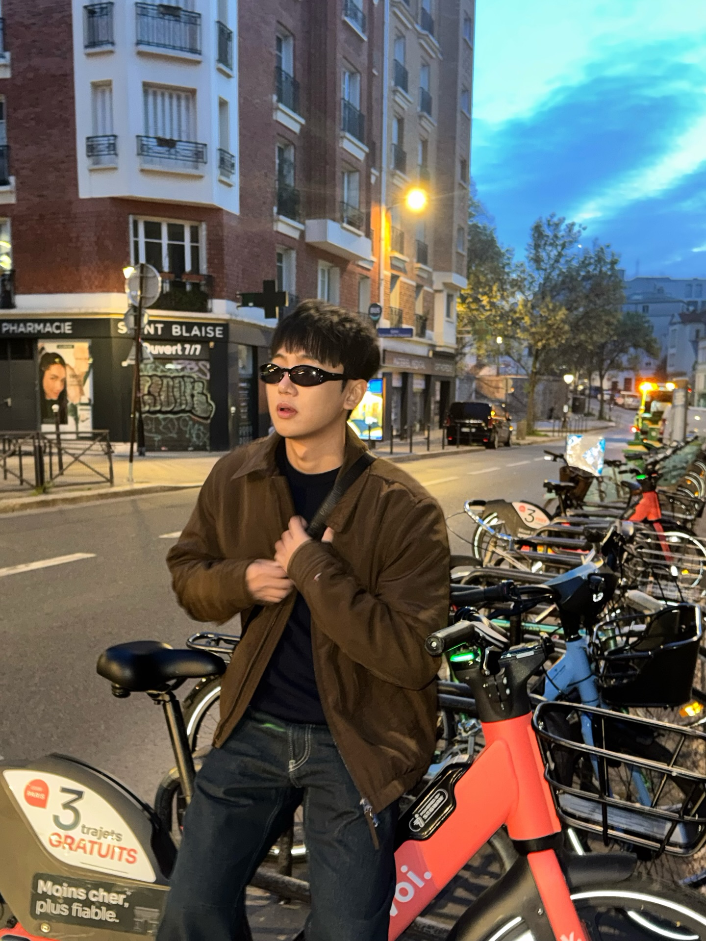 ไตเติ้ล - กีรติ พวงมาลี