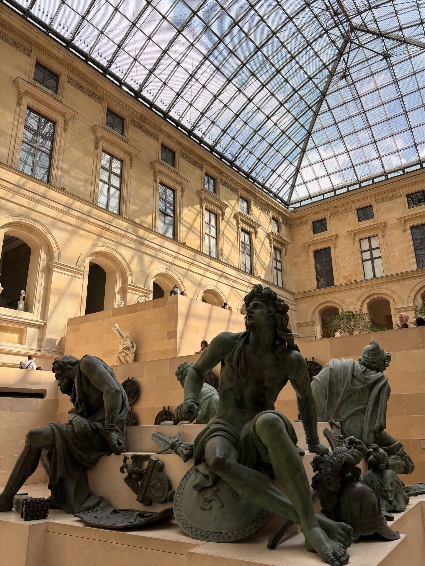 ไตเติ้ล - กีรติ พวงมาลี