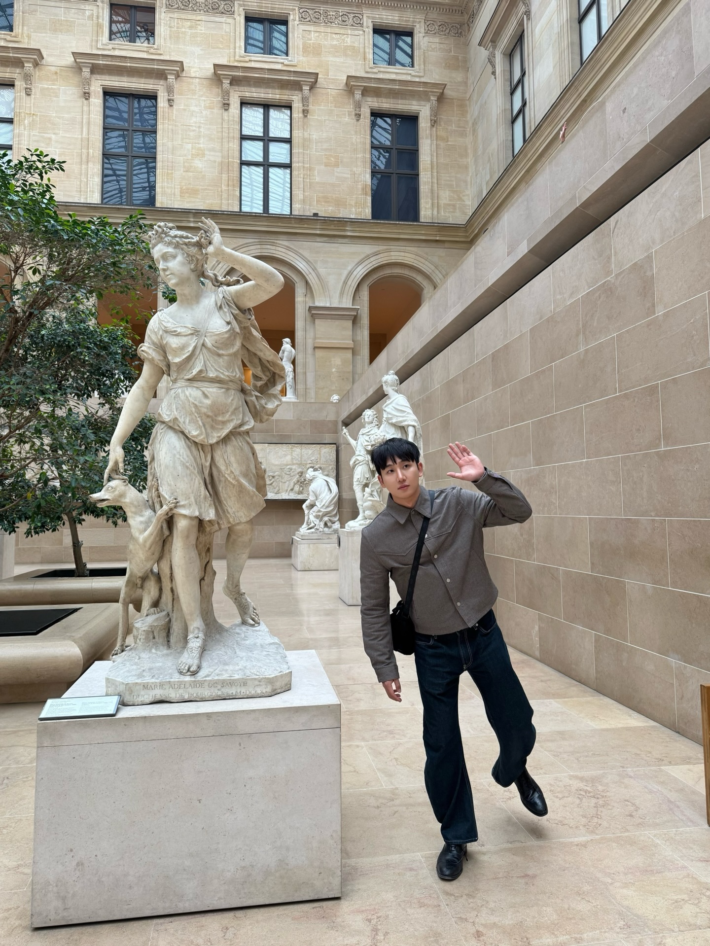 ไตเติ้ล - กีรติ พวงมาลี