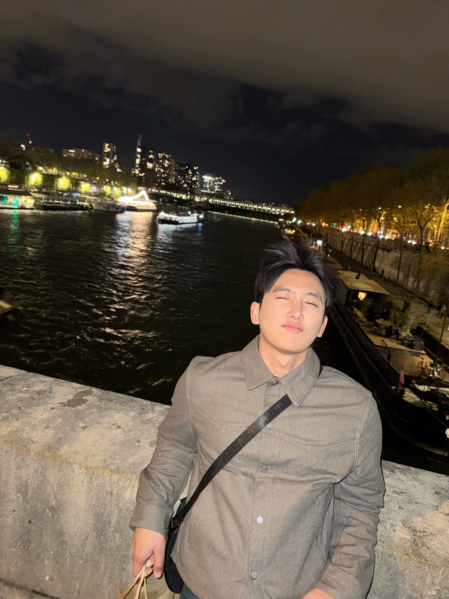 ไตเติ้ล - กีรติ พวงมาลี